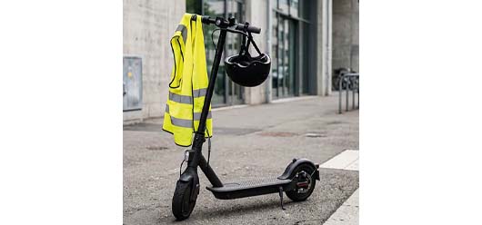 Trottinettes électriques : protections obligatoires